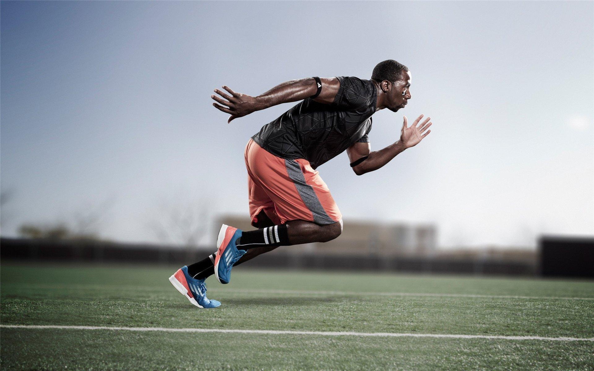 短跑新星闪耀全国田径锦标赛,破纪录夺冠引热议