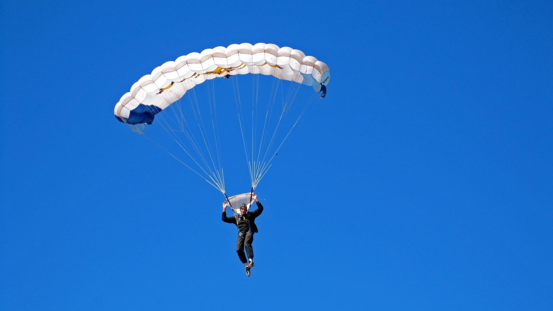 短跑新星闪耀全国青年锦标赛 破纪录夺冠引关注
